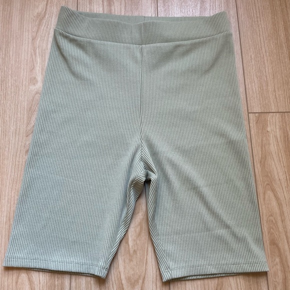 Ribbed Green BikerShort | Size Sm - Picture 2 of 3